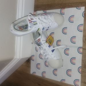 Adidas-Love Unites. Men's shoe size8 1/2